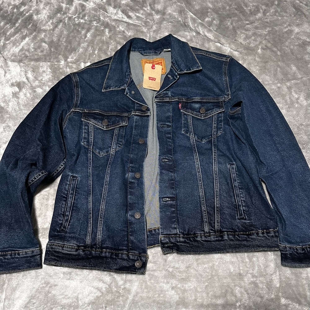 Brand new Levi’s trucker denim jacket